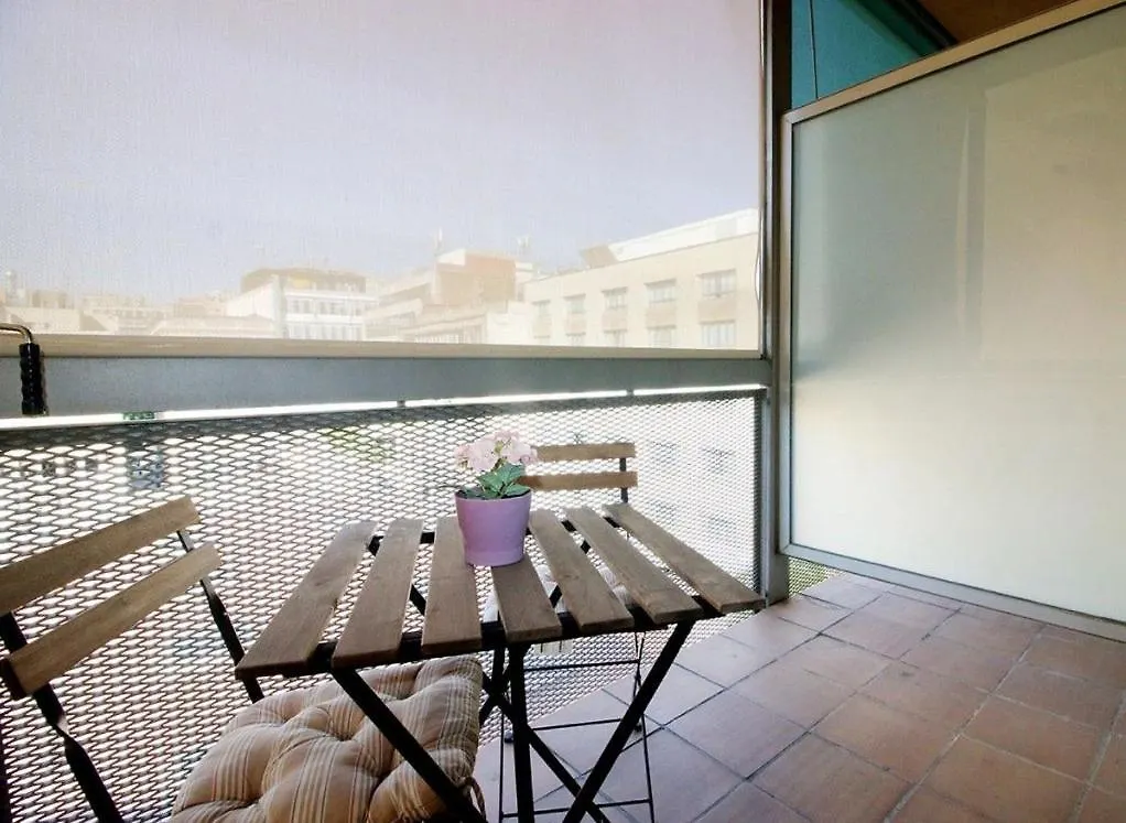 Apartments Pool Barcelona Center ספרד
